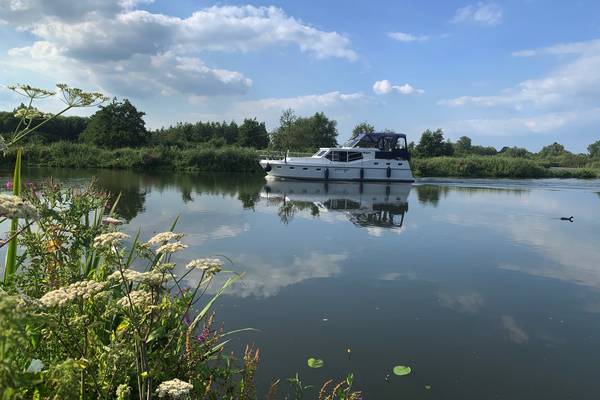Motorboot huren op de Linge