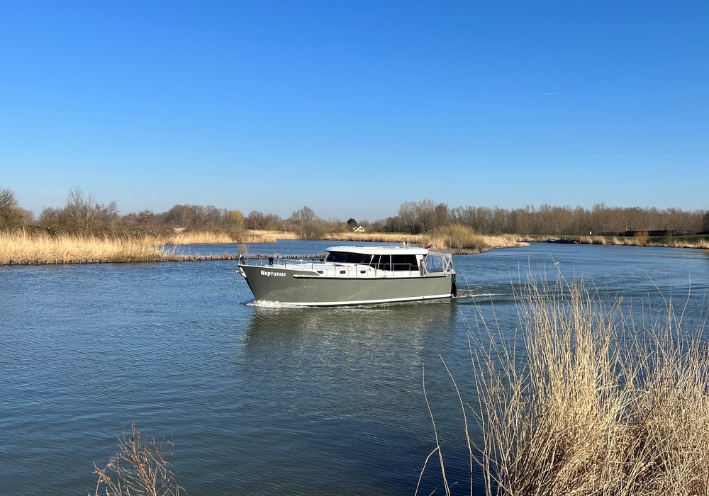 Neptunus (Brandsma Luna 40) huren
